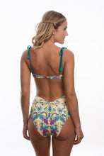 Charger l'image dans la galerie, Model Back: Despi Une Pièce Cosmo Op Blossom Bf
