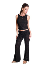 Charger l'image dans la galerie, Model Front: Despi Haut De Plage Ultra Cropped Tank Black