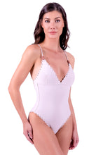 Charger l'image dans la galerie, Model Front: Despi Une Pièce Helen Of Troy Op Reversible Nude Praline