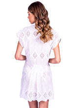 Charger l'image dans la galerie, Model Back: Despi Mini Dress Elegance Tunic Off White