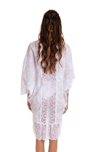 Charger l'image dans la galerie, Model Back: Despi Robe De Plage Lace Kimono White
