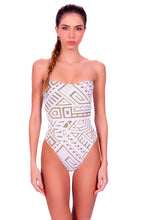 Charger l'image dans la galerie, Model Front: Despi Une Pièce Strapless Op Gold Metal