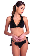 Charger l'image dans la galerie, Model Front: Despi Ensemble Bikini Lace Ruffle Black
