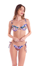Charger l'image dans la galerie, Model Front: Despi Ensemble Set Wired Slider Watercolor
