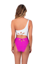 Charger l'image dans la galerie, Model Back: Despi Une Pièce Magnetic Op Goosberry
