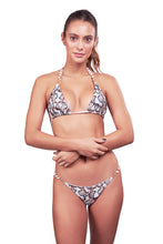 Charger l'image dans la galerie, Model Front: Despi Ensemble Shelly Reversible Yarara
