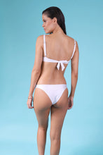 Charger l'image dans la galerie, Model Back: Despi Haut Top Curacao White
