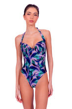 Charger l'image dans la galerie, Model Front: Despi Une Pièce Ruched Molded Op Oceanic
