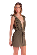 Charger l'image dans la galerie, Model Front: Despi Mini Dress Plunge Dress Shiny Cactus
