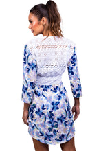 Charger l'image dans la galerie, Model Back: Despi Vêtement De Plage Easy Breezy Fleurs
