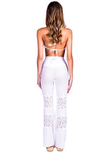 Charger l'image dans la galerie, Model Back: Despi Pantalon De Plage Lace Cut Out Pants White
