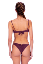 Charger l&#39;image dans la galerie, Model Back: Despi Ensemble Bikini Slider Set Marsala
