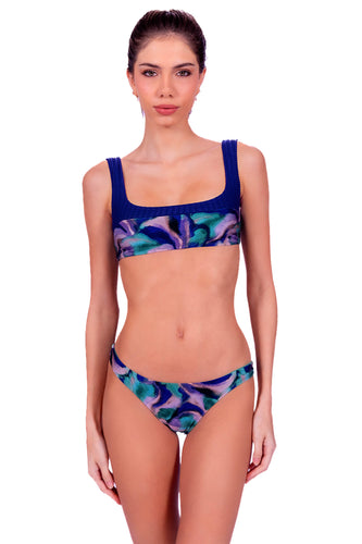 Model Front: Despi Ensemble Bikini Square Bralette Oceanic