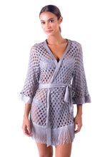 Charger l&#39;image dans la galerie, Model Front: Despi Robe De Plage Fringed Kimono Silver Shimmer
