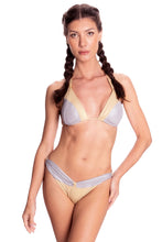 Charger l&#39;image dans la galerie, Model Front: Despi Ensemble Groovy Reversible Platinum
