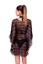 Charger l&#39;image dans la galerie, Model Back: Despi Robe De Plage Lace Zig Zag Kaftan Black
