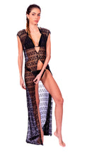 Charger l&#39;image dans la galerie, Model Front: Despi Robe De Plage Lace Zig Zag Positano Black
