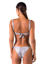 Charger l&#39;image dans la galerie, Model Back: Despi Ensemble Lamour Silver Shimmer
