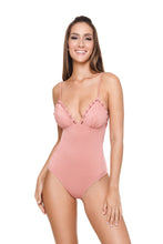 Charger l&#39;image dans la galerie, Model Front: Despi Une Pièce Linda Op Rose Gold
