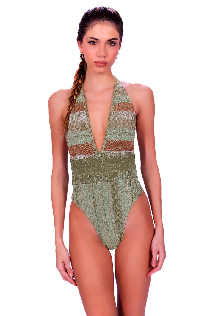 Model Front: Despi Une Pièce Paraty Op Green Tea Knit