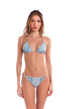 Charger l&#39;image dans la galerie, Model Front: Despi Ensemble Set Buzios Reversible Nimpheas
